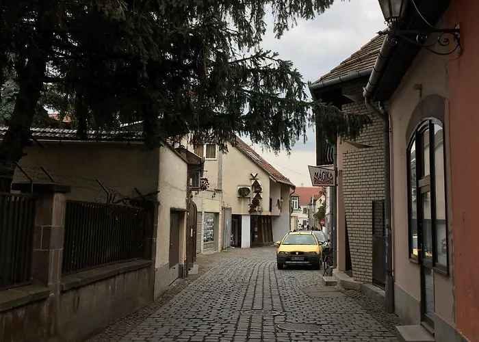 Macskako Διαμέρισμα Έγκερ